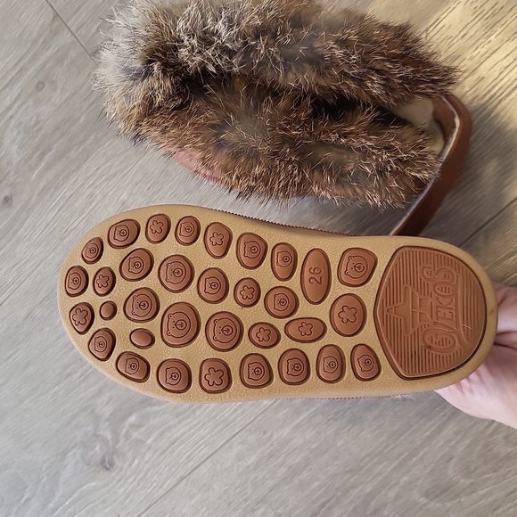 Booties l real fur trim l tan leatherwinter boots l toddler size 9.5 or 26 euro - Picture 9 of 9